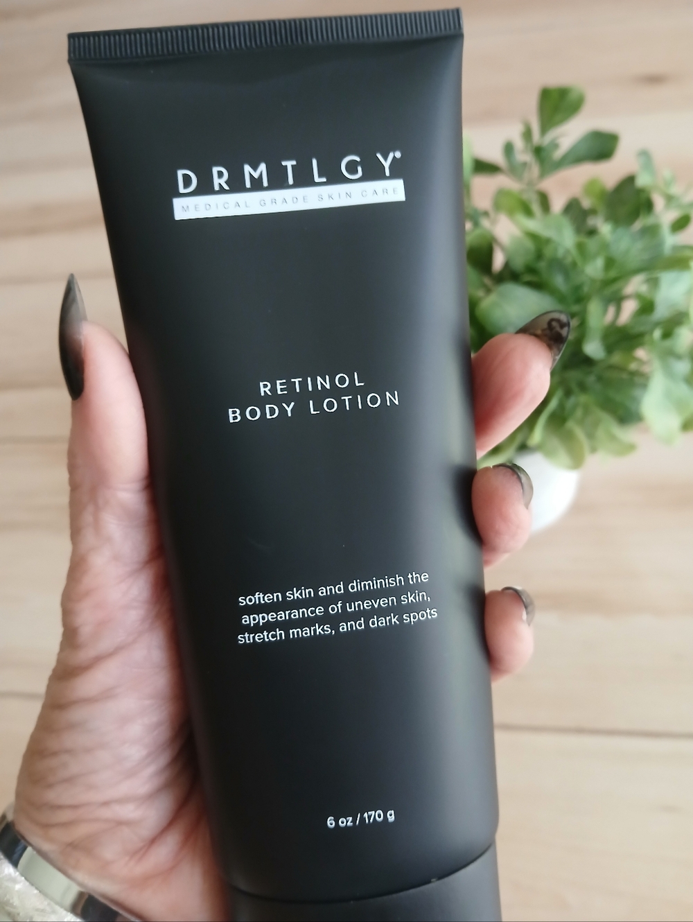 DRMTLGY Medical Grade Skin Care Retinol Body Lotion Full Size - Picture 3 of 4